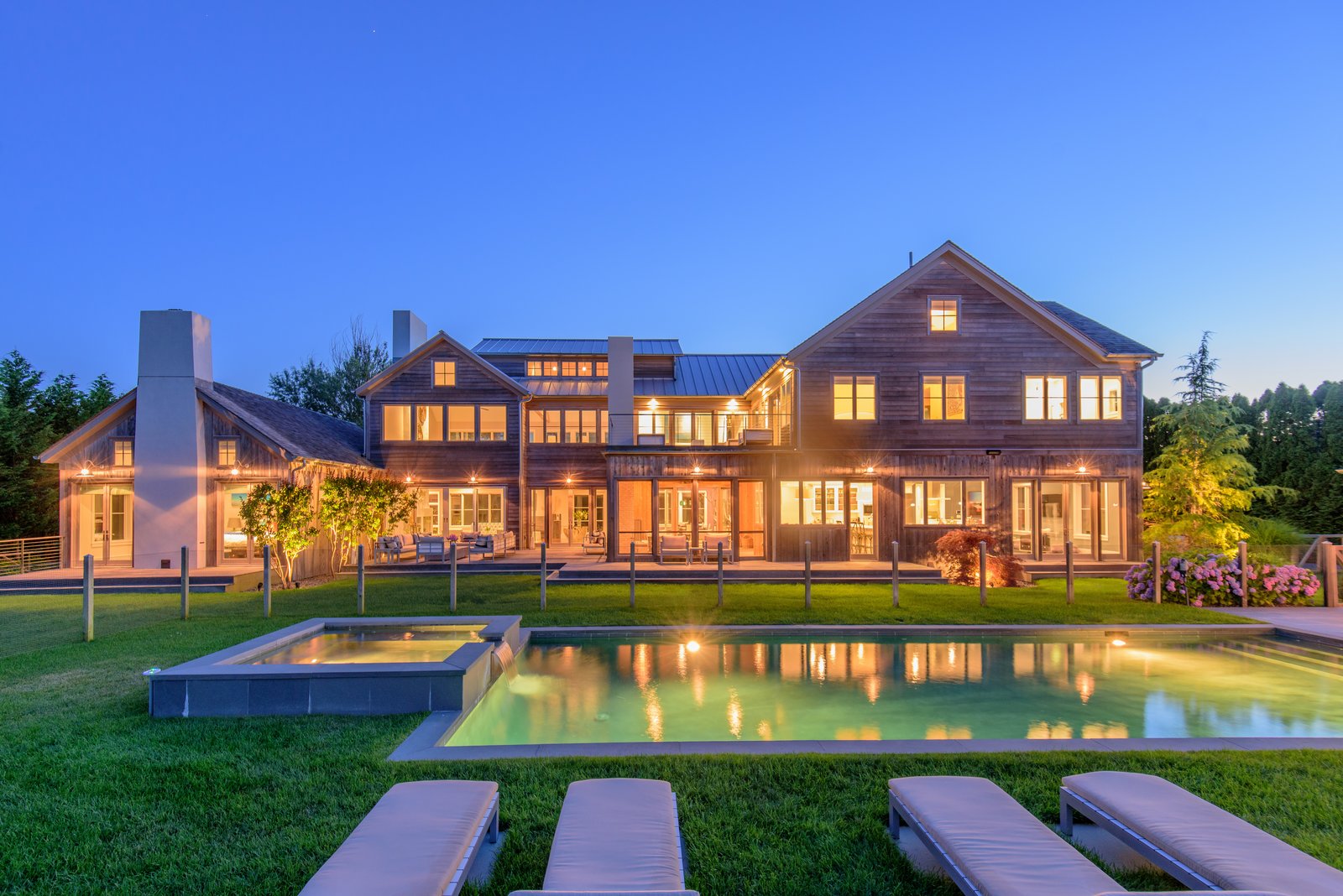 The Hamptons - Feature